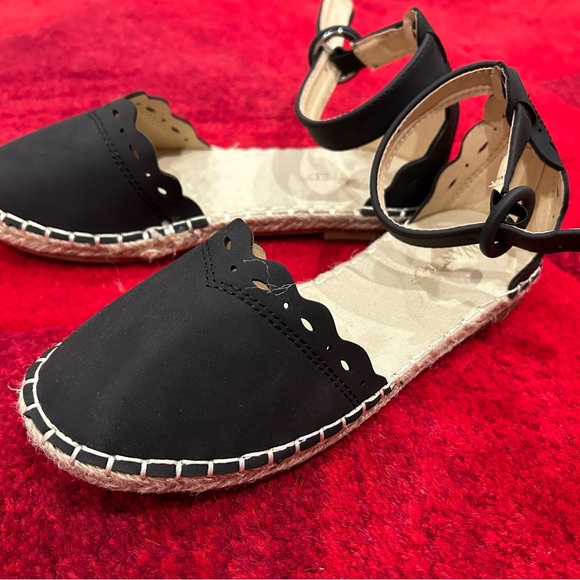 Cute girl's shoes - Picture 2 of 5